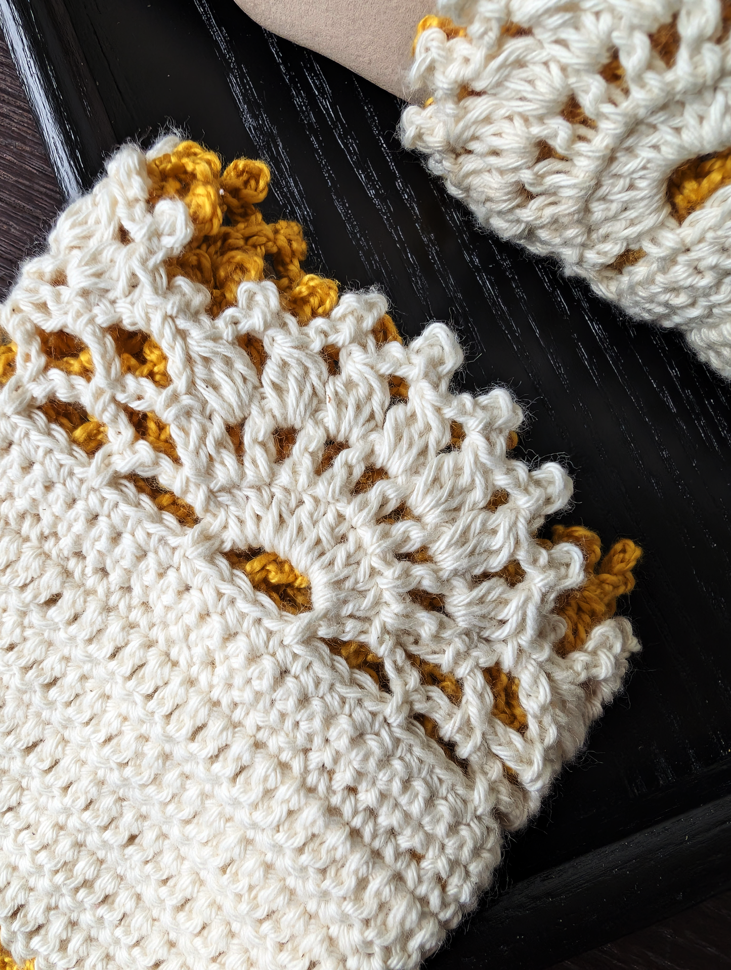 The Short Lace Waltz Yellow
