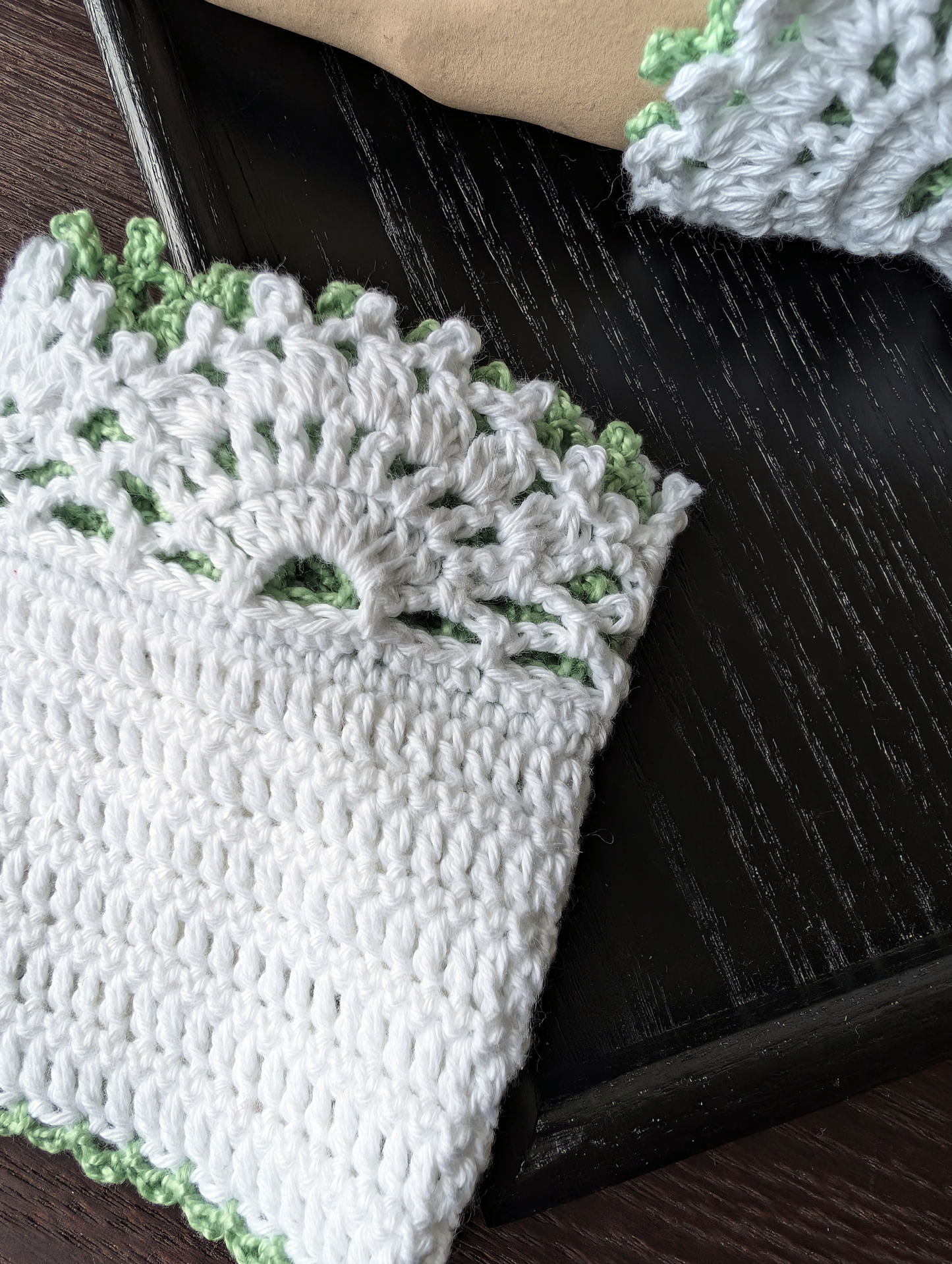 The Short Lace Waltz Green #009