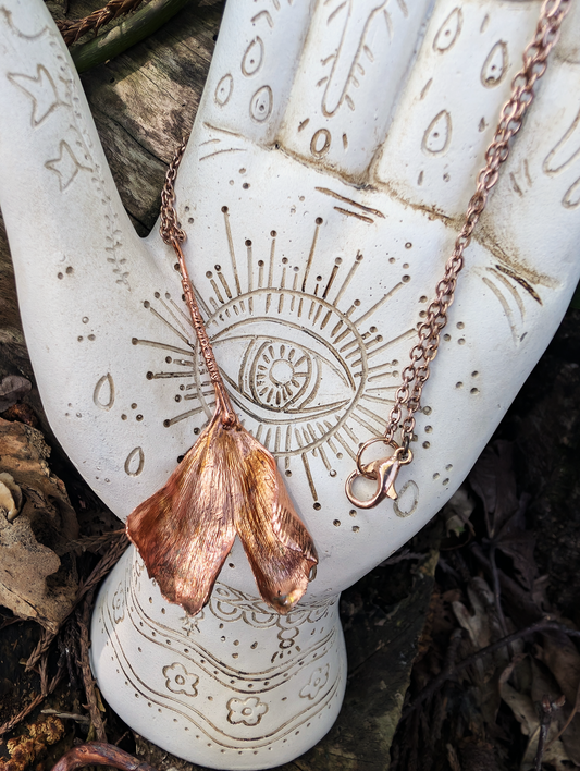 Whispercleft Necklace