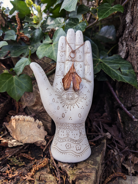 The Quiet Divide Necklace