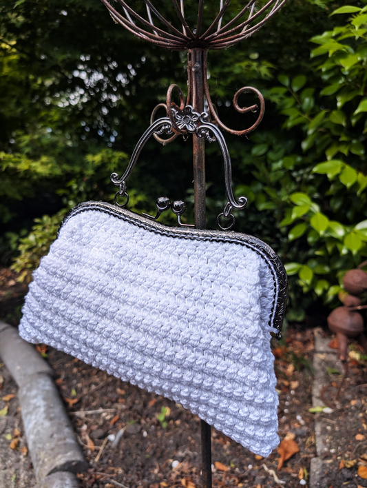 Lady Victoria’s Companion #003