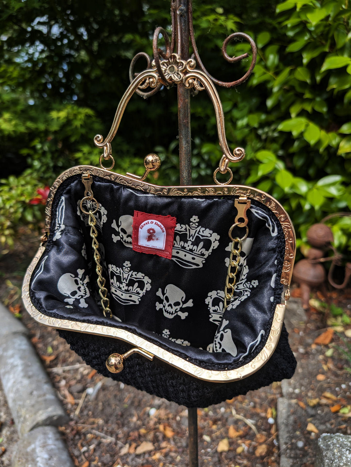 Lady Victoria’s Companion #008