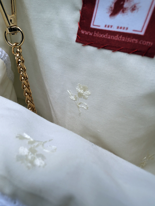 Lady Victoria’s Companion #009