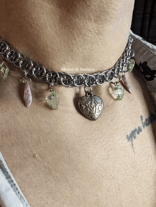 Petals & Leaves Necklace - Blood & Daisies