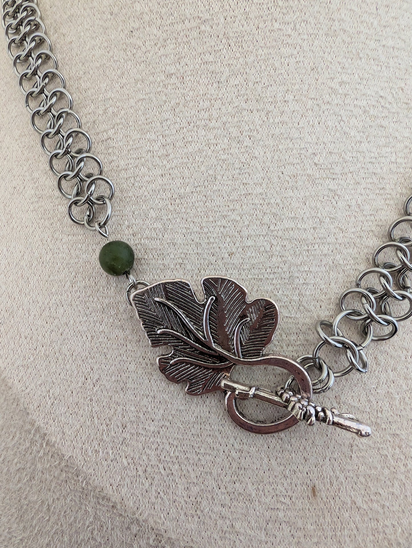 Lys' Leaf