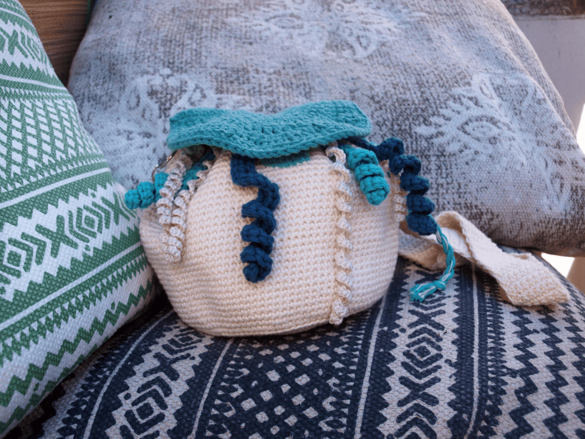 Azul Oceânico Jellyfish Bag - Blood & Daisies