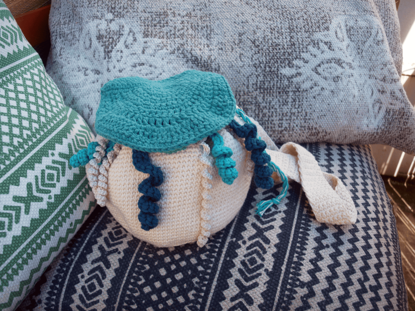 Azul Oceânico Jellyfish Bag - Blood & Daisies