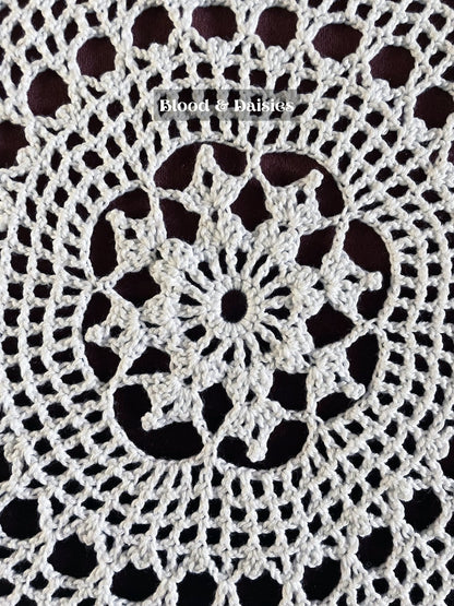 Enchanted Frostflake Table Topper - Blood & Daisies
