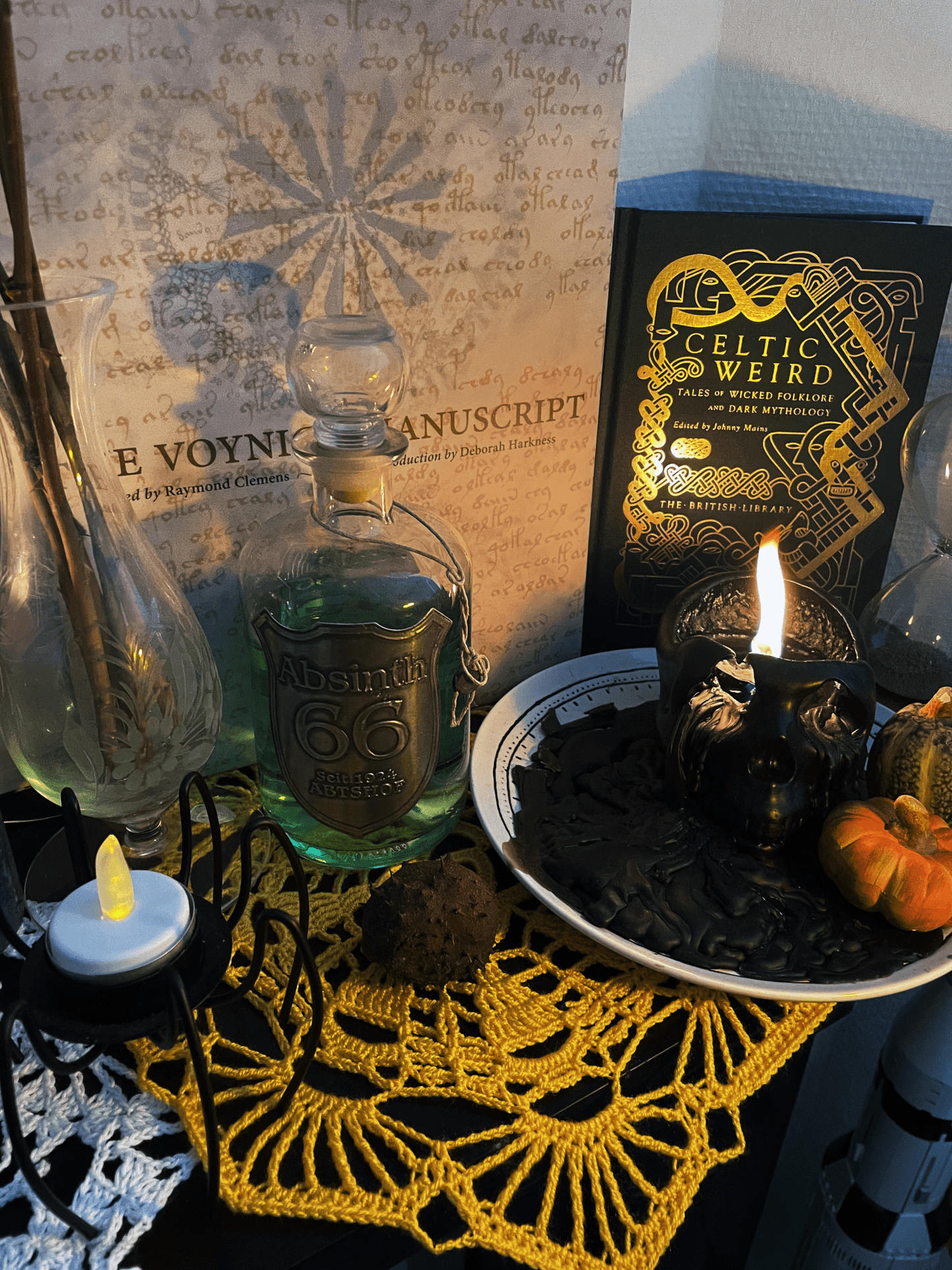 Golden Rays Table Topper - Blood & Daisies