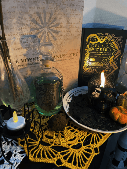 Golden Rays Table Topper - Blood & Daisies