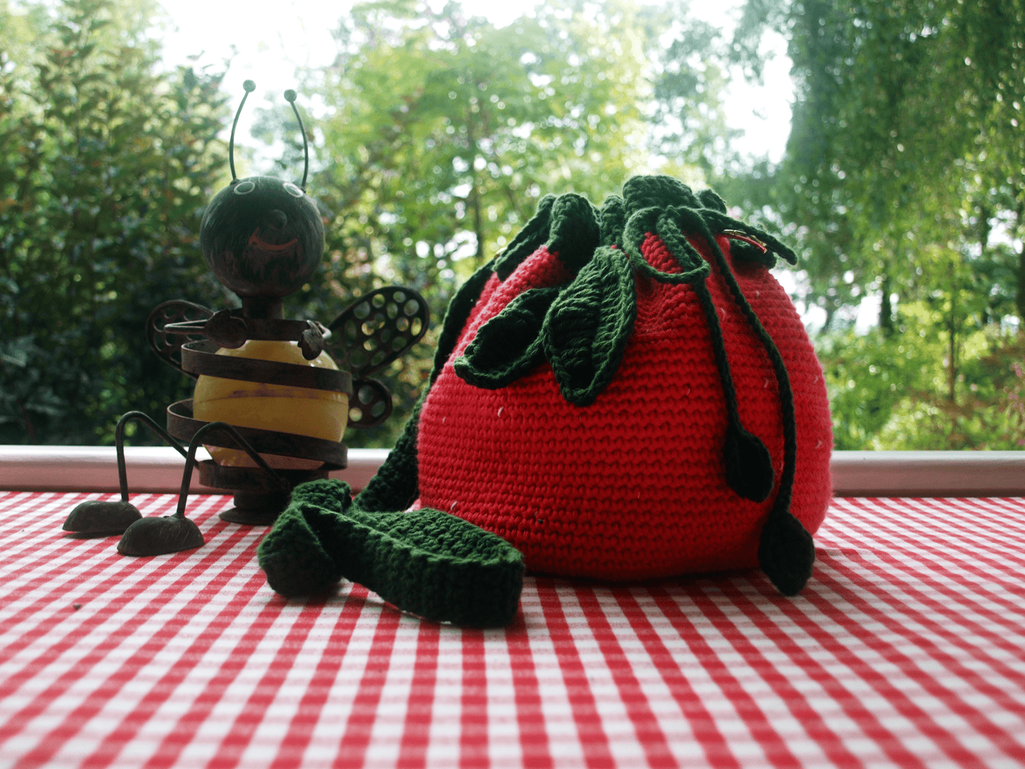 Strawberry Sunshine Bag - Blood & Daisies