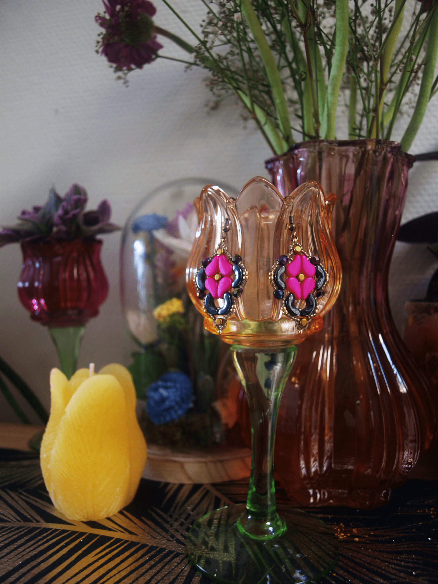 Sweet Lips Earrings - Blood & Daisies