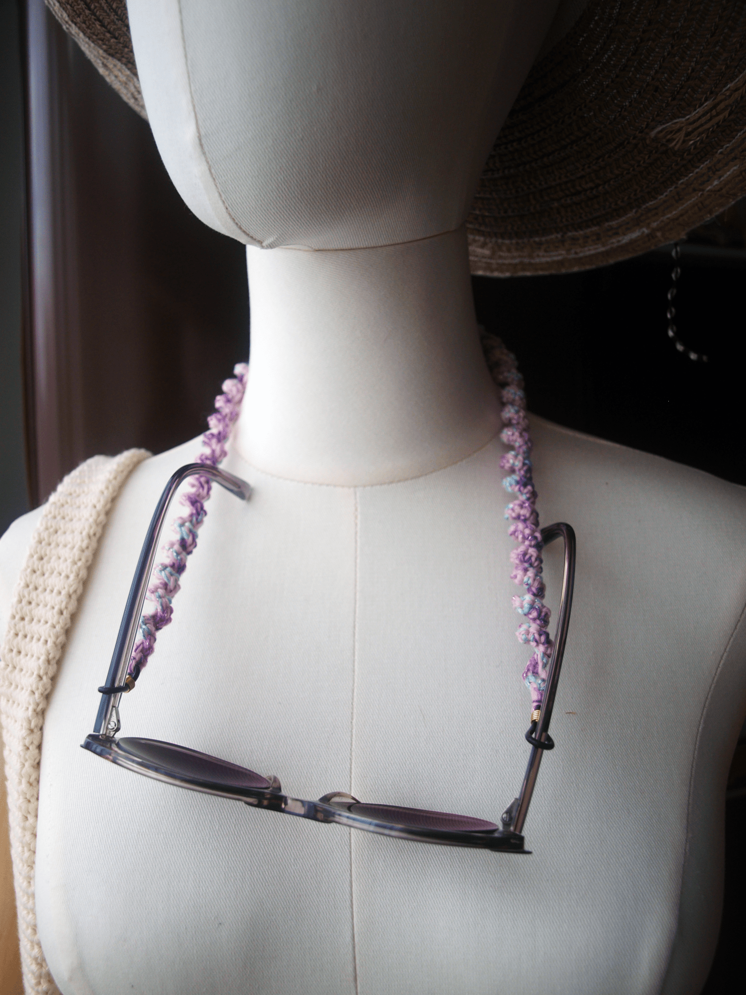 Unicorn Spiral Eyeglass Chain - Blood & Daisies